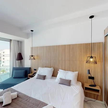 The Blue Ivy & (adults Only) Protarász